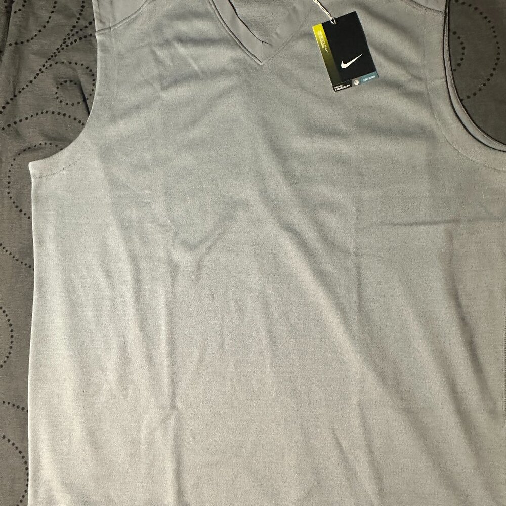 NIKE GOLF TOUR PERFORMANCE " V " COLLAR #043 GRAY VEST SIZE L MEN NWT $80.00